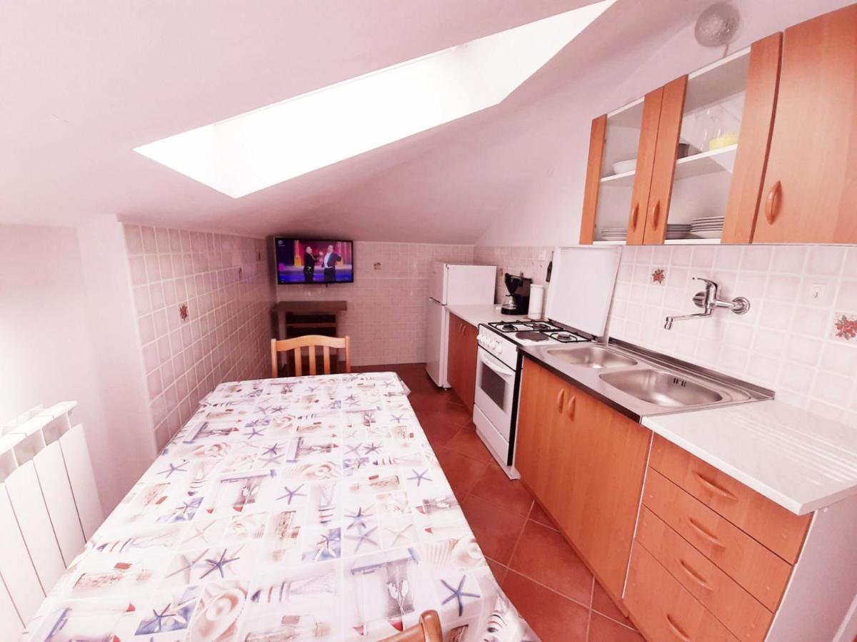 Apartments Izabela Muzic-Fornaric เซรส ภายนอก รูปภาพ