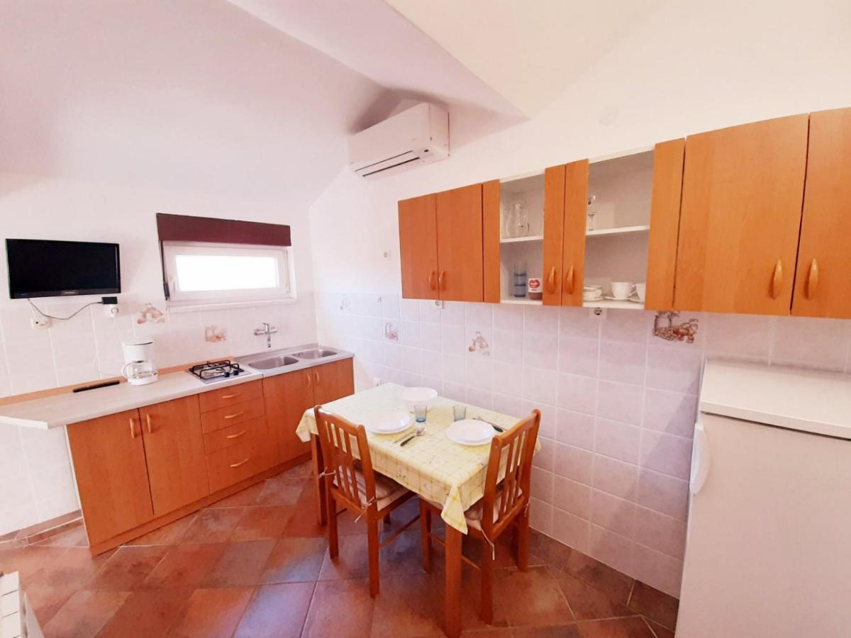 Apartments Izabela Muzic-Fornaric เซรส ภายนอก รูปภาพ