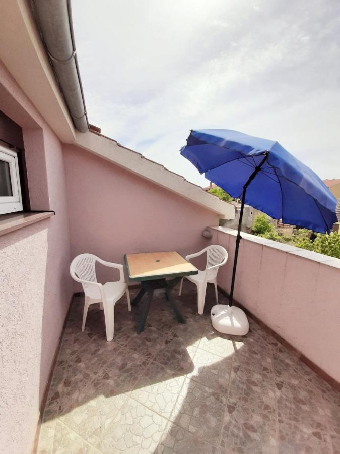 Apartments Izabela Muzic-Fornaric เซรส ภายนอก รูปภาพ